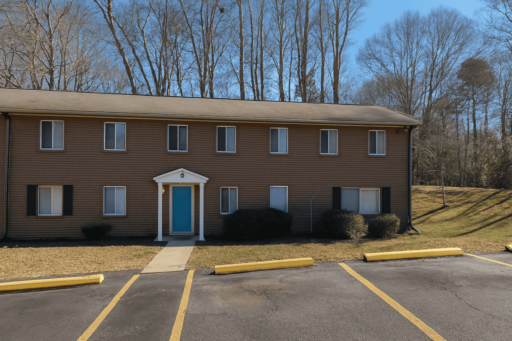 Living in Conyers, GA apartments exterior view
